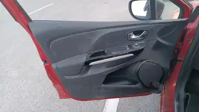 Veicolo di demolizione renault clio iv (bh_) 0.9 tce 90 dell'anno 2001 alimentato h4b 400