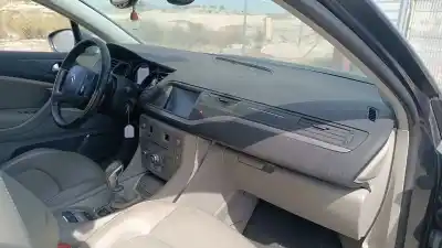 Здавання транспортного засобу citroen c5 berlina exclusive року 2001 потужний 4hldw12c