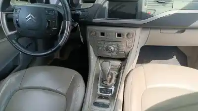 Здавання транспортного засобу citroen c5 berlina exclusive року 2001 потужний 4hldw12c