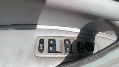 Здавання транспортного засобу citroen c5 berlina exclusive року 2001 потужний 4hldw12c