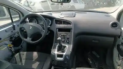 Veículo de Sucata PEUGEOT 5008 Premium do ano 2001 alimentado RHE