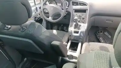 Veículo de Sucata peugeot 5008 premium do ano 2001 alimentado rhe