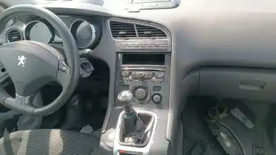 Veículo de Sucata peugeot 5008 premium do ano 2001 alimentado rhe