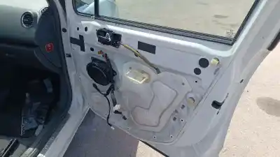 Veículo de Sucata peugeot 5008 premium do ano 2001 alimentado rhe