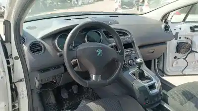 Veículo de Sucata peugeot 5008 premium do ano 2001 alimentado rhe