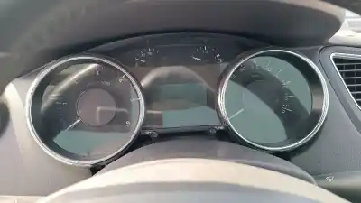 Veículo de Sucata peugeot 5008 premium do ano 2001 alimentado rhe