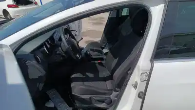 Veículo de Sucata peugeot 5008 premium do ano 2001 alimentado rhe