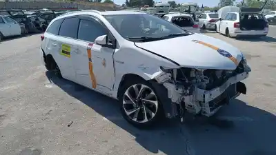 Veículo de Sucata toyota auris hybrid active do ano 2001 alimentado 2zr