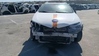 Veículo de Sucata toyota auris hybrid active do ano 2001 alimentado 2zr