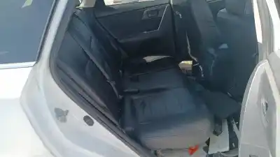 Veículo de Sucata toyota auris hybrid active do ano 2001 alimentado 2zr