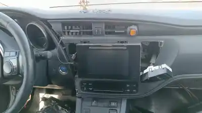 Veículo de Sucata toyota auris hybrid active do ano 2001 alimentado 2zr