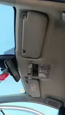 Veículo de Sucata toyota auris hybrid active do ano 2001 alimentado 2zr