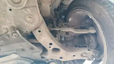 Veículo de Sucata toyota auris hybrid active do ano 2001 alimentado 2zr