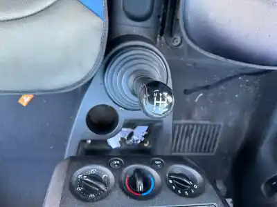 Veicolo di demolizione ford fiesta (cbk) ambiente dell'anno 2002 alimentato a9jb