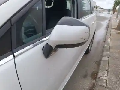 Veicolo di demolizione peugeot 5008 allure dell'anno 2001 alimentato 