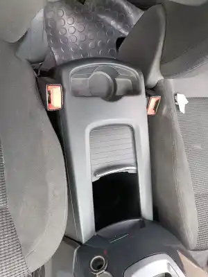 Veicolo di demolizione peugeot 5008 allure dell'anno 2001 alimentato 