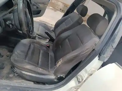 Veículo de Sucata audi a4 avant (b5) 1.9 tdi quattro do ano 2000 alimentado ajm