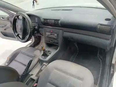 Veículo de Sucata audi a4 avant (b5) 1.9 tdi quattro do ano 2000 alimentado ajm