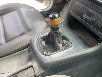 Veículo de Sucata audi a4 avant (b5) 1.9 tdi quattro do ano 2000 alimentado ajm