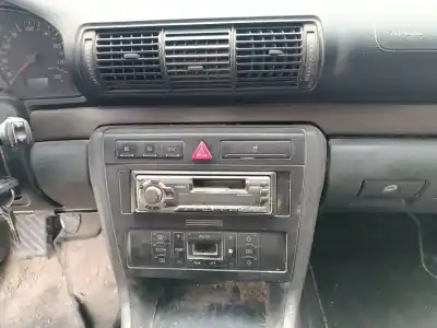 Veículo de Sucata audi a4 avant (b5) 1.9 tdi quattro do ano 2000 alimentado ajm