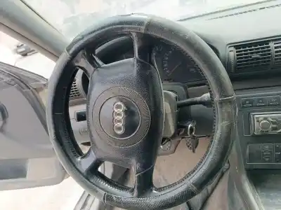 Veículo de Sucata audi a4 avant (b5) 1.9 tdi quattro do ano 2000 alimentado ajm