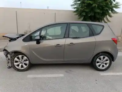 Veicolo di demolizione opel meriva b excellence dell'anno 2010 alimentato a17dtc