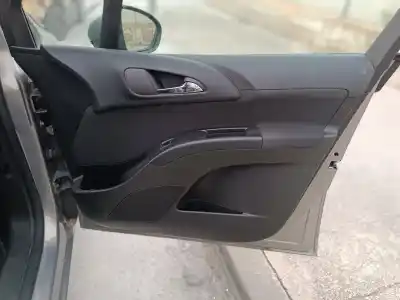 Veicolo di demolizione opel meriva b excellence dell'anno 2010 alimentato a17dtc