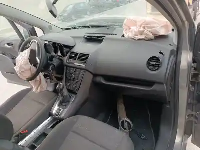 Veicolo di demolizione opel meriva b excellence dell'anno 2010 alimentato a17dtc