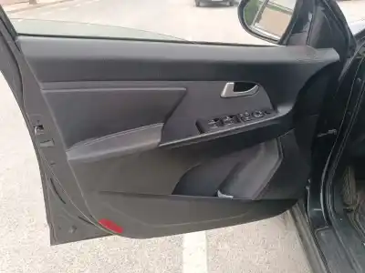 Veicolo di demolizione kia sportage basic 4x2 dell'anno 2001 alimentato g4fu