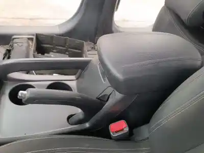 Veicolo di demolizione kia sportage basic 4x2 dell'anno 2001 alimentato g4fu