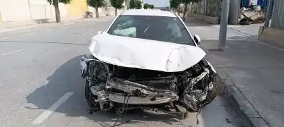 Veicolo di demolizione TOYOTA COROLLA (E21) Hybrid Active dell'anno 2001 alimentato 2ZR