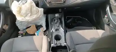 Veicolo di demolizione toyota corolla (e21) hybrid active dell'anno 2001 alimentato 2zr