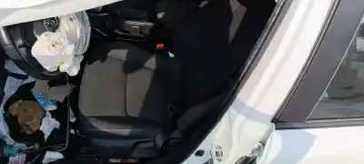 Veicolo di demolizione toyota corolla (e21) hybrid active dell'anno 2001 alimentato 2zr