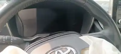 Veicolo di demolizione toyota corolla (e21) hybrid active dell'anno 2001 alimentato 2zr