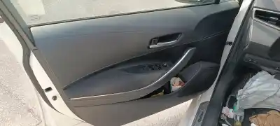 Veicolo di demolizione toyota corolla (e21) hybrid active dell'anno 2001 alimentato 2zr