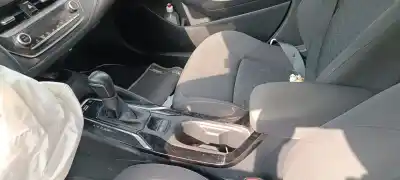 Veicolo di demolizione toyota corolla (e21) hybrid active dell'anno 2001 alimentato 2zr