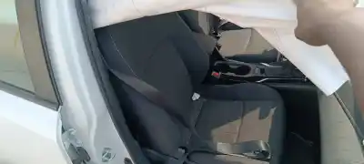 Veicolo di demolizione toyota corolla (e21) hybrid active dell'anno 2001 alimentato 2zr