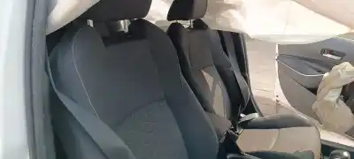 Veicolo di demolizione toyota corolla (e21) hybrid active dell'anno 2001 alimentato 2zr