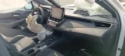 Veicolo di demolizione toyota corolla (e21) hybrid active dell'anno 2001 alimentato 2zr