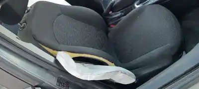 Vehicul casat opel corsa e color edition al anului 2001 alimentat 