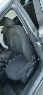 Vehicul casat opel corsa e color edition al anului 2001 alimentat 