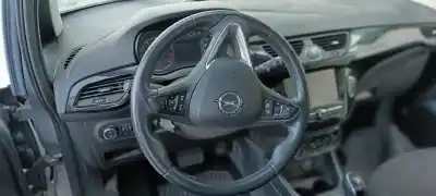 Vehicul casat opel corsa e color edition al anului 2001 alimentat 