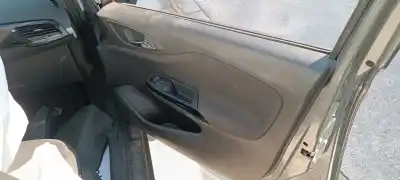 Vehicul casat opel corsa e color edition al anului 2001 alimentat 