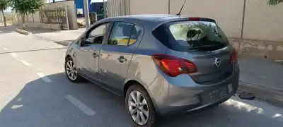 Vehicul casat opel corsa e color edition al anului 2001 alimentat 