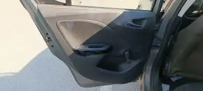 Vehicul casat opel corsa e color edition al anului 2001 alimentat 