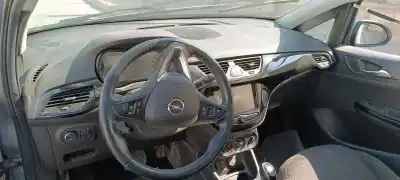 Vehicul casat opel corsa e color edition al anului 2001 alimentat 