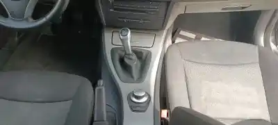 Veículo de Sucata bmw serie 3 berlina (e90) 320d do ano 2007 alimentado n47d20a