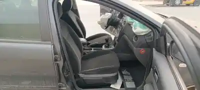 Veículo de Sucata ford focus berlina (cap) ambiente (d) do ano 2007 alimentado kkda