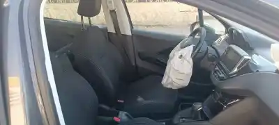 Scrapping Vehicle peugeot 208 allure of the year 2018 powered hn01