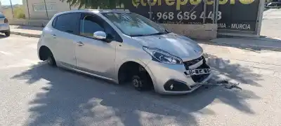 Scrapping Vehicle peugeot 208 allure of the year 2001 powered hm01